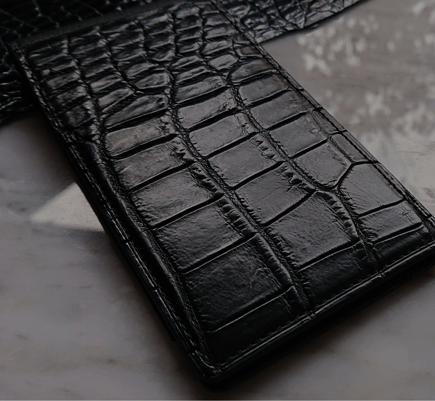 クロコダイルレザーの質感
