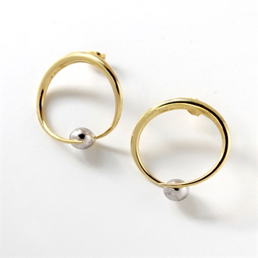 Elaborate　flowing pearl pierce/gold