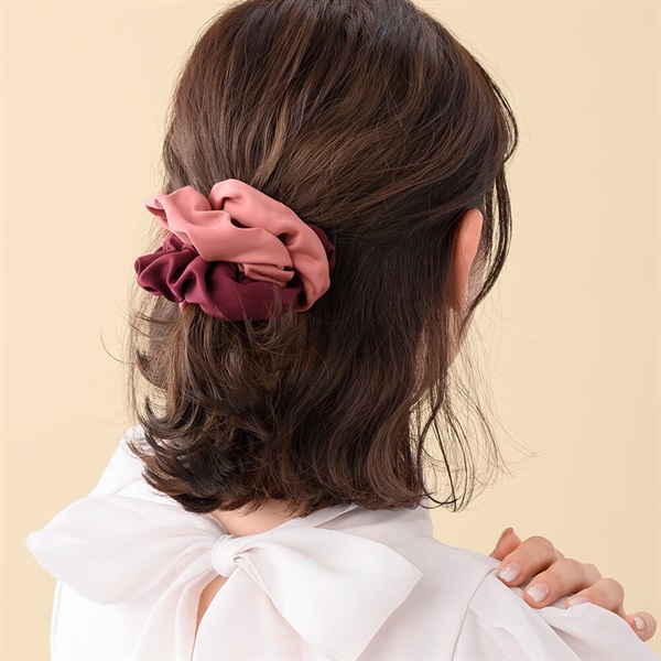 ♡専用♡ハンドメイドシュシュ⸜(*´ᗜ｀*)⸝ 苺のシュシュ（小さめ ✻ 1重レース） | iichi 日々の暮らしを